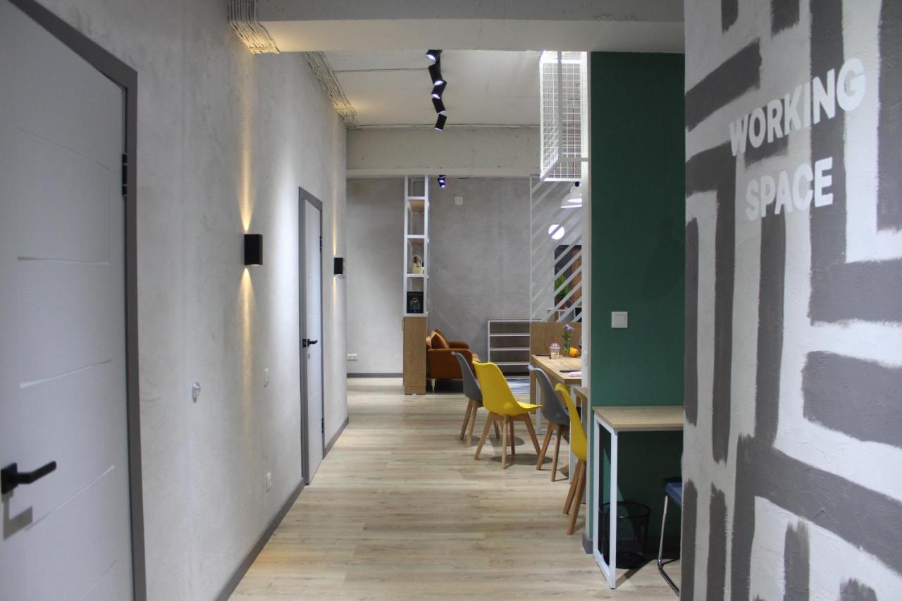 Izzzi Hostel Bishkek Exterior photo